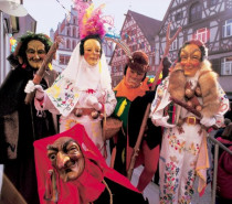 Fasnet in Oberschwaben: Von Schrättele, Dorausschreier und Plätzlerzunft