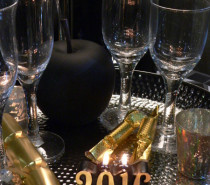 Tischdekorationen mit Kerzen für Silvester Tischdekorationen mit Kerzen für Silvester