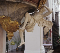 Himmlischer Bote in der Klosterkirche: Adventsgruß aus Kloster Ochsenhausen Himmlischer Bote in der Klosterkirche: Adventsgruß aus Kloster Ochsenhausen